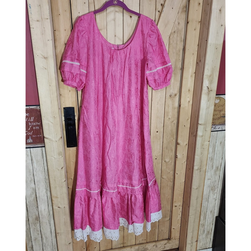 Vintage Hilda Hawaii Pink Floral Jacquard Muumuu Dress Eyelet Lace Trim Maxi